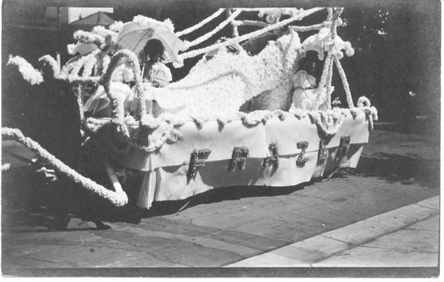 Parade-1